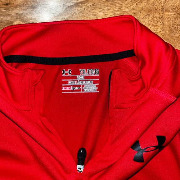 Under armor Quarterzip - Picture 2 of 2